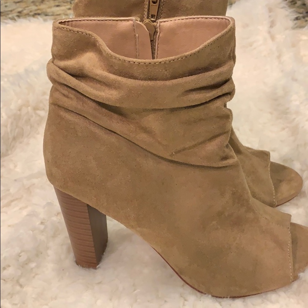 Show dazzle suede high heeled  booties - Picture 2 of 8